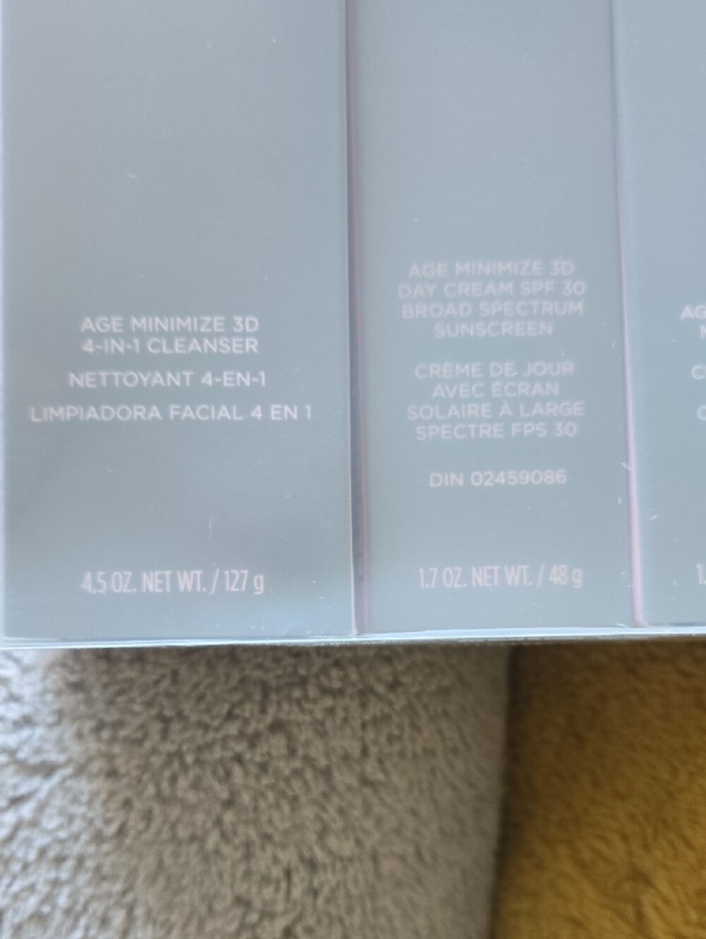Mary Kay TimeWise 3D Skincare Set in Soft Pink and Light Gray - Picture 3 of 4